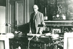 Robert Schuman w swoim gabinecie